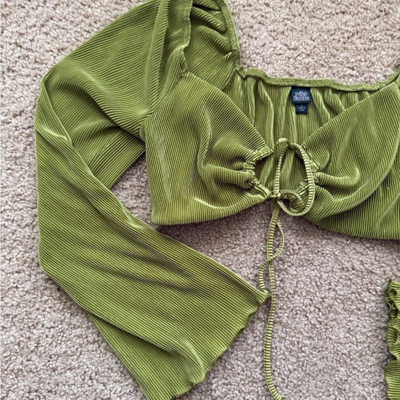 Green Flare long sleeve top - Picture 2 of 8
